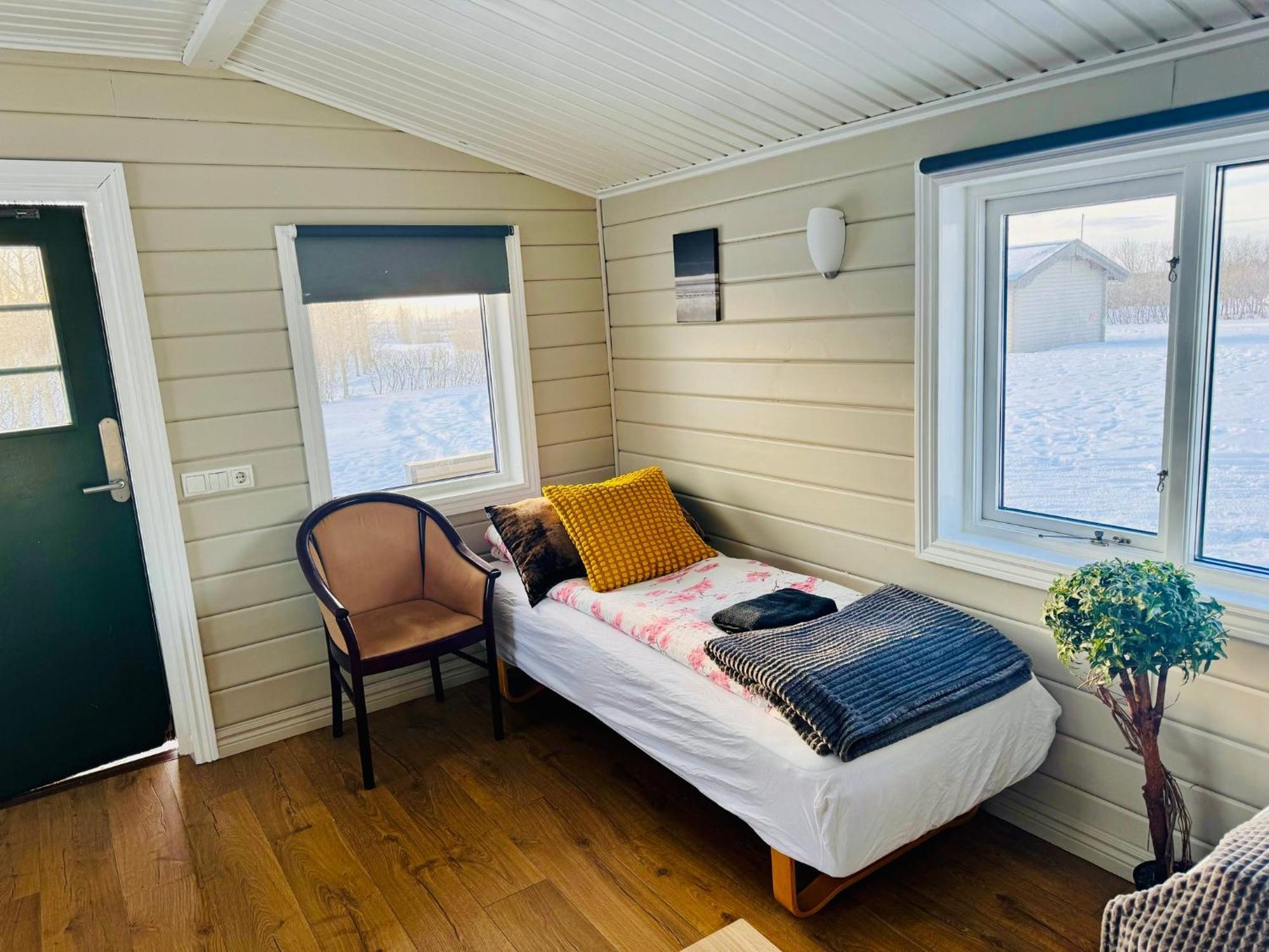 Hellisholar Cottages Хвольсвёдлюр Экстерьер фото