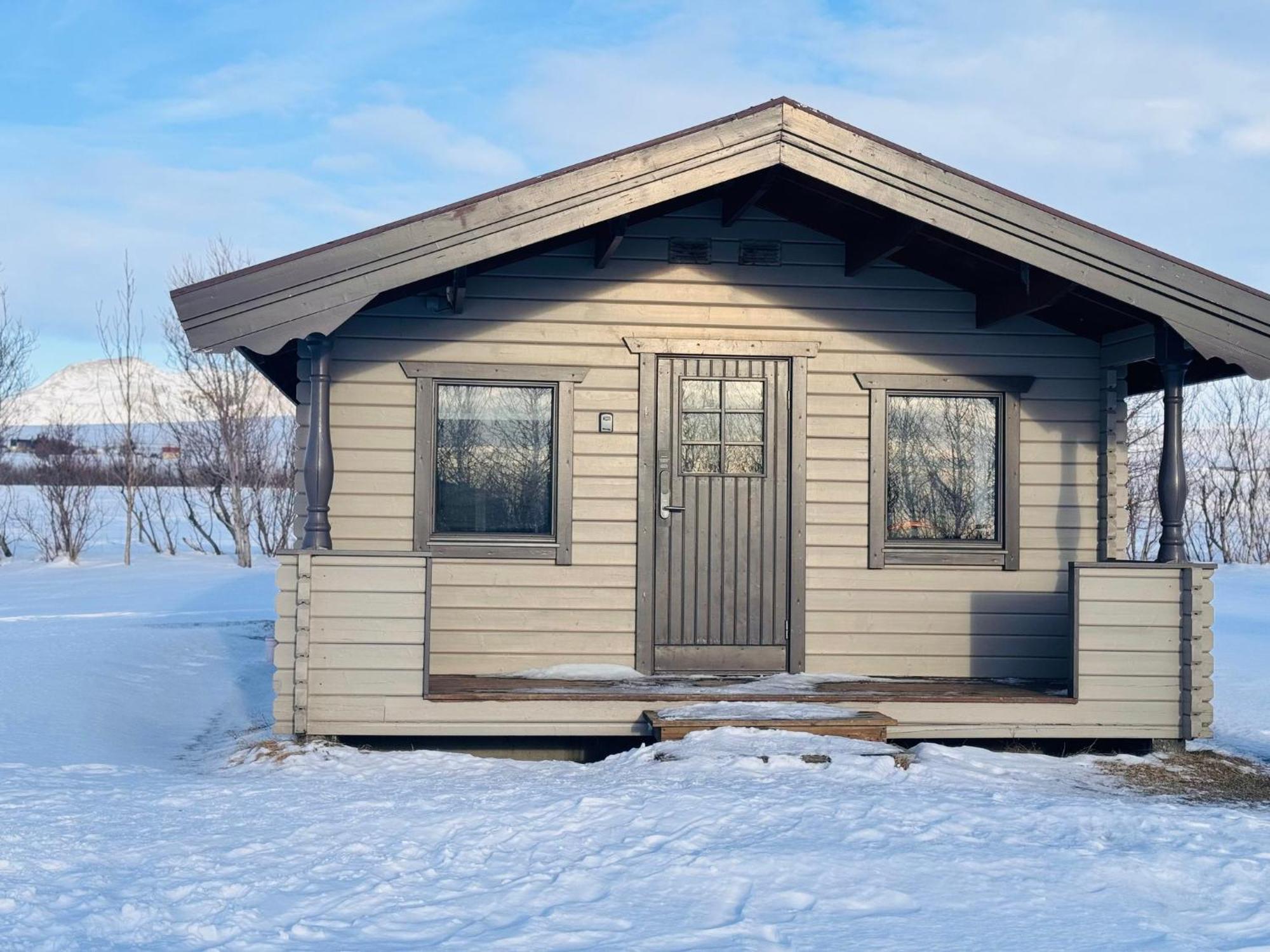 Hellisholar Cottages Хвольсвёдлюр Экстерьер фото