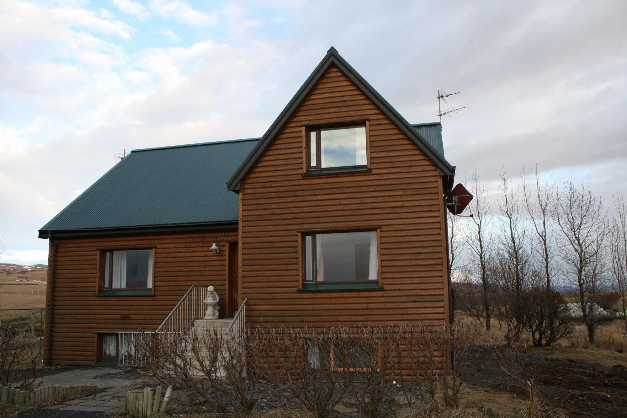 Hellisholar Cottages Хвольсвёдлюр Экстерьер фото